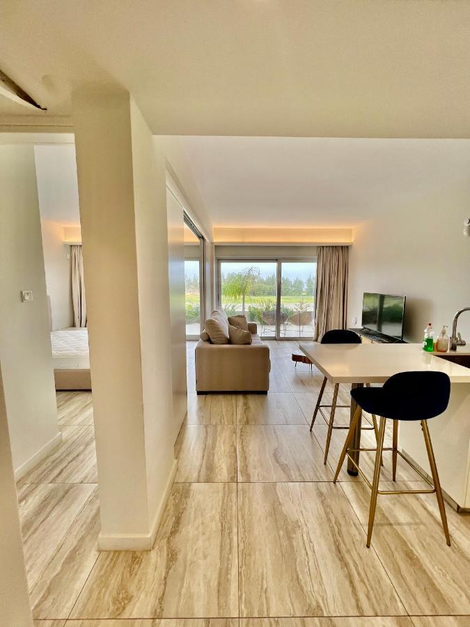 Emerald Suites Protaras Eksteriør bilde