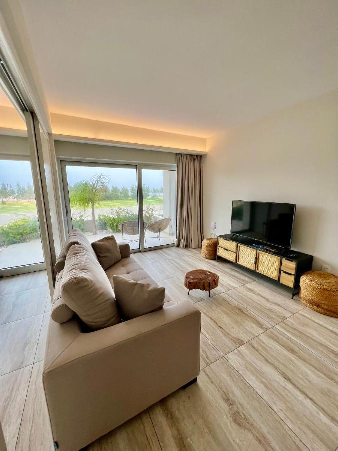 Emerald Suites Protaras Eksteriør bilde