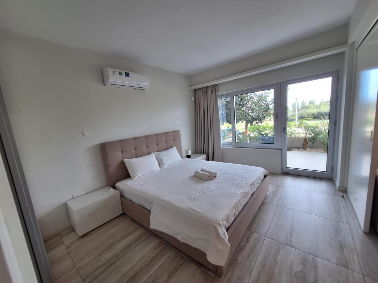 Emerald Suites Protaras Eksteriør bilde