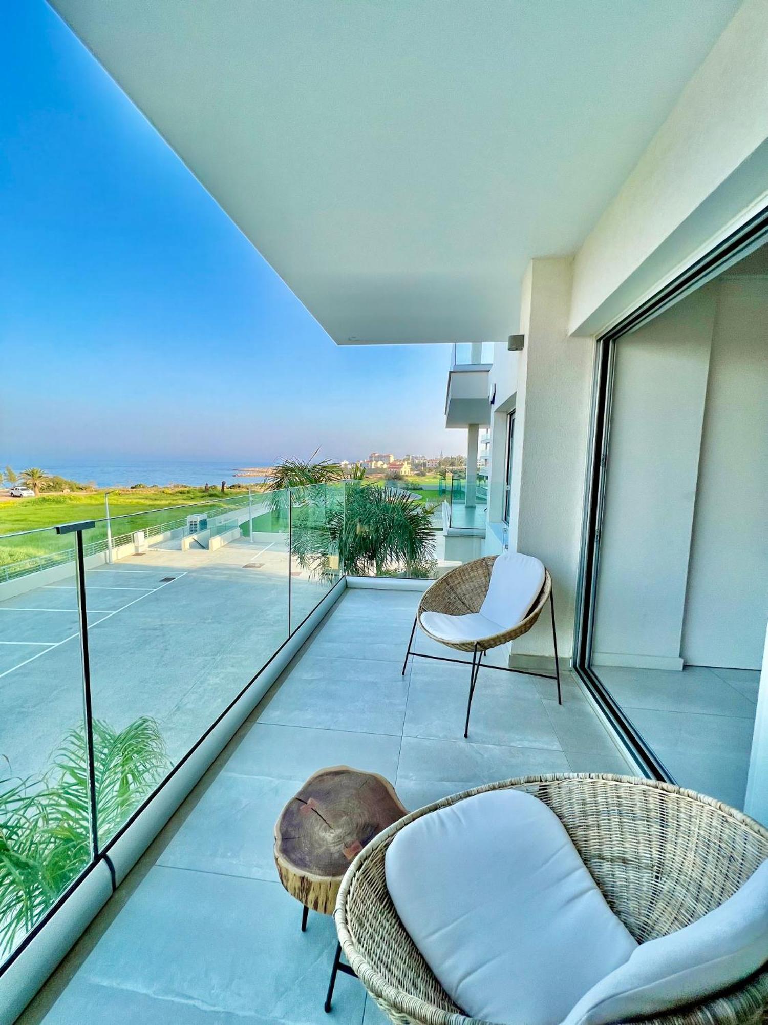 Emerald Suites Protaras Eksteriør bilde