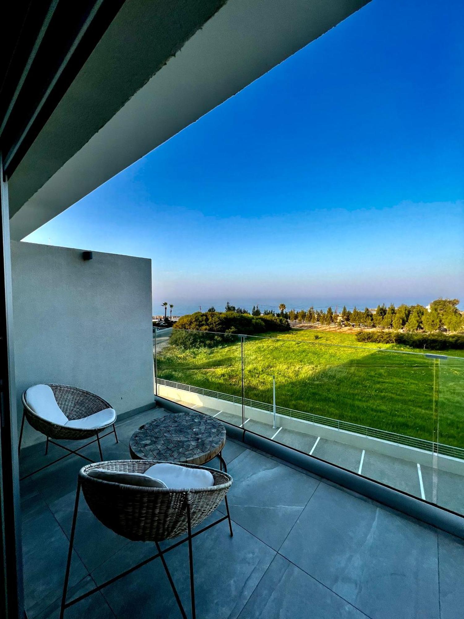 Emerald Suites Protaras Eksteriør bilde