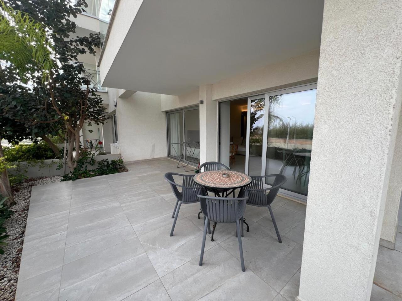 Emerald Suites Protaras Eksteriør bilde