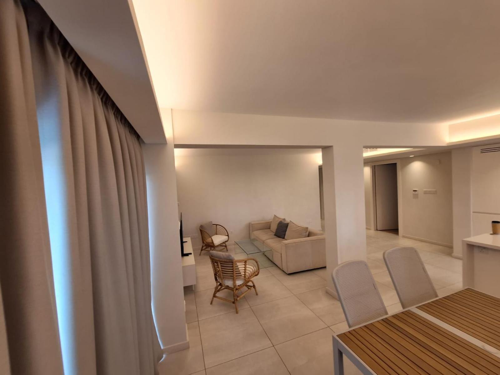 Emerald Suites Protaras Eksteriør bilde
